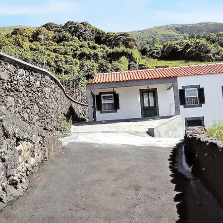 House With Sea View In Santo Amaro, 212 Sq M, Terrace Semesterbostad