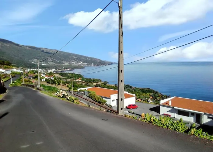 House With Sea View In Santo Amaro, 212 Sq M, Terrace Semesterbostad