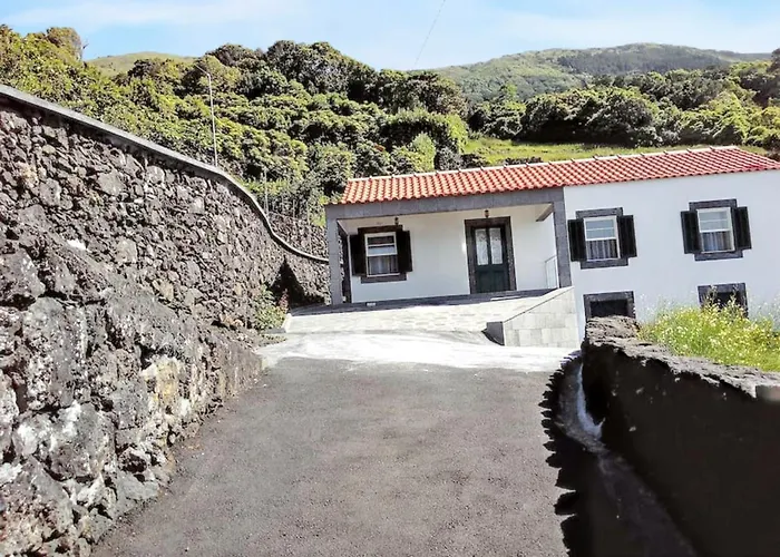 House With Sea View In Santo Amaro, 212 Sq M, Terrace Semesterbostad