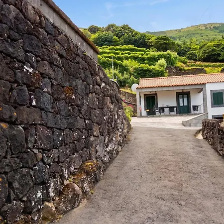Hébergement de vacances House With Sea View In Santo Amaro, 212 Sq M, Terrace *