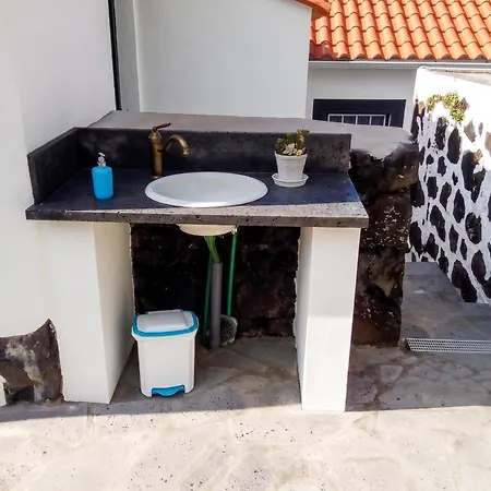 Hébergement de vacances House With Sea View In Santo Amaro, 212 Sq M, Terrace *